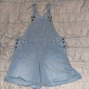 Overall shorts